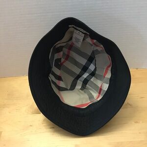 Burberry Black Bucket Hat Size M